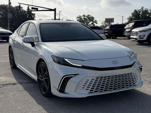 Pearl 2025 Toyota Camry XSE
