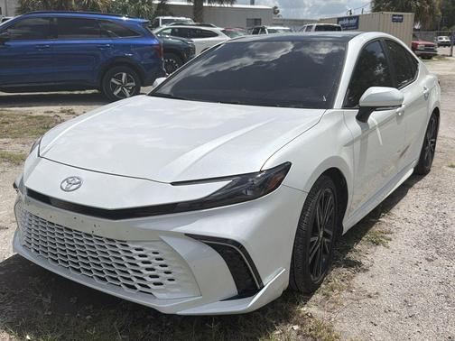 Pearl 2025 Toyota Camry XSE