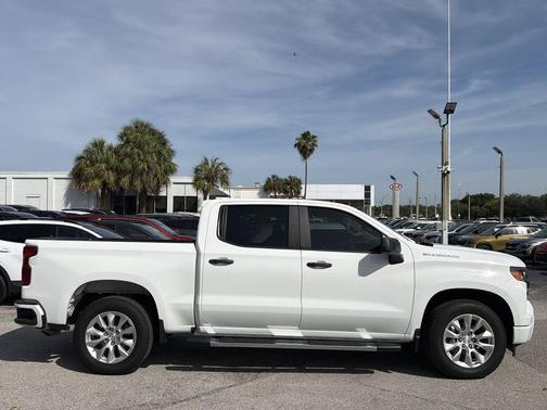 Summit White 2024 Chevrolet Silverado 1500 Custom