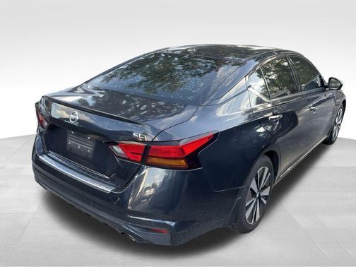 2021 Nissan Altima 2.5 SL