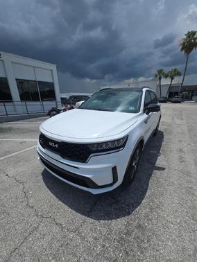 Glacial White Pearl 2023 Kia Sorento S