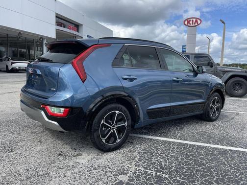 2025 Kia Niro SX