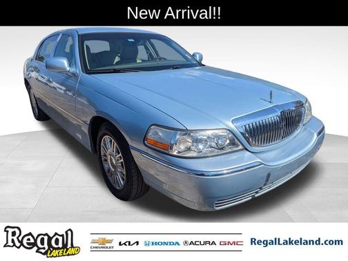 2011 Lincoln Town Car Signature Limited