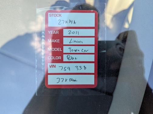 2011 Lincoln Town Car Signature Limited