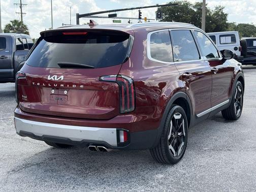 Red 2023 Kia Telluride EX