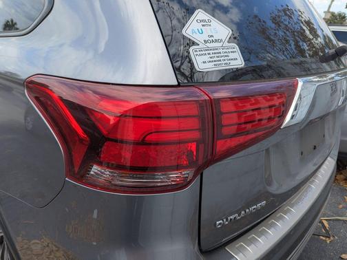 2020 Mitsubishi Outlander ES