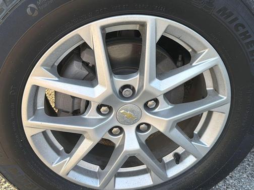 Sterling Gray Metallic 2023 Chevrolet Equinox 1LT