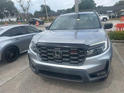 Lunar Silver Metallic 2023 Honda Passport TrailSport