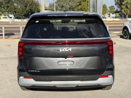 2026 Kia Carnival LX