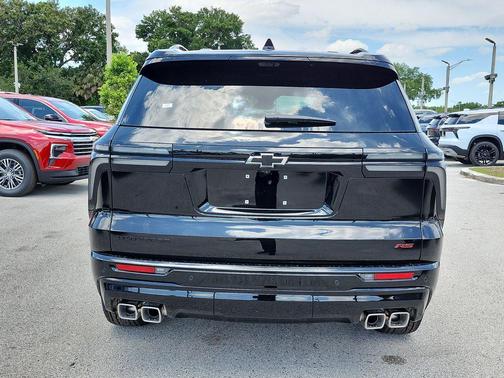 Mosaic Black Metallic 2026 Chevrolet Traverse RS