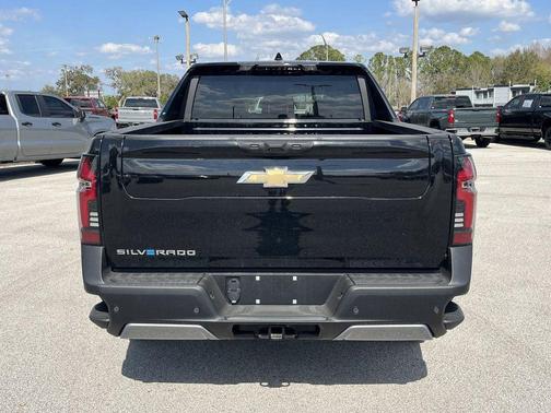 2025 Chevrolet Silverado EV LT