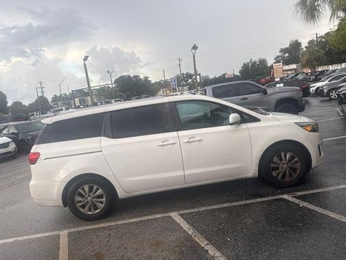 Clear White 2018 Kia Sedona LX