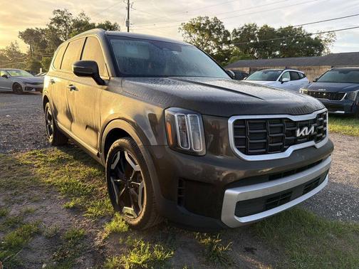 Dark Moss 2024 Kia Telluride S