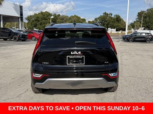 2025 Kia Niro SX Touring