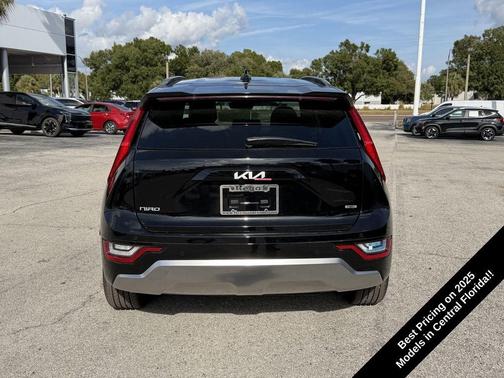 2025 Kia Niro SX Touring