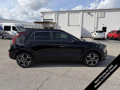 2025 Kia Niro SX Touring