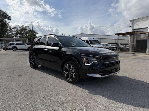 2025 Kia Niro SX Touring