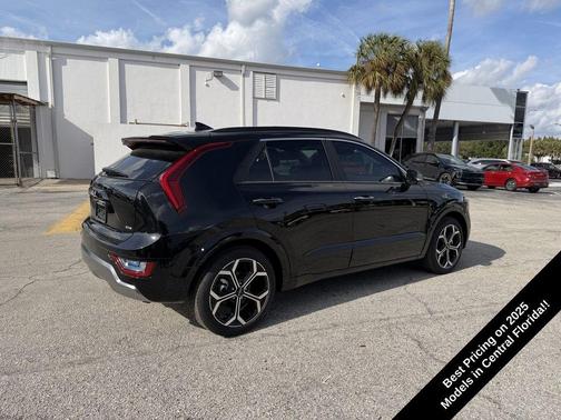 2025 Kia Niro SX Touring