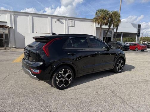 2025 Kia Niro SX Touring