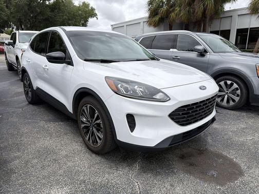 2022 Ford Escape SE