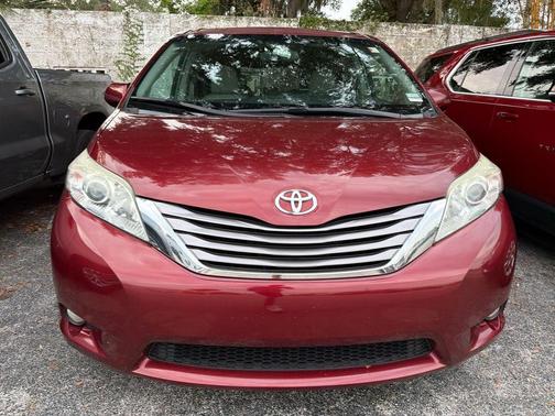Salsa Red Pearl 2016 Toyota Sienna XLE Premium