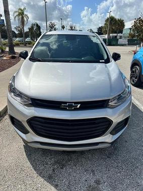 Silver Ice Metallic 2019 Chevrolet Trax LT