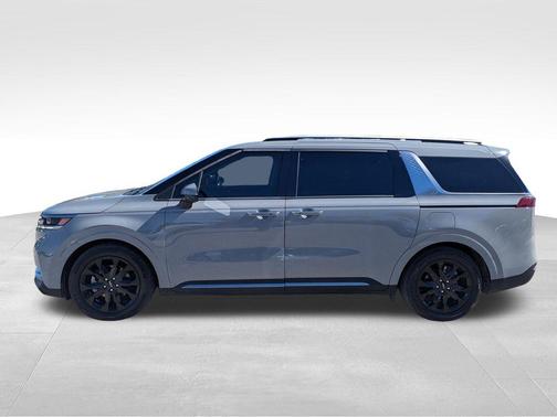 2024 Kia Carnival SX
