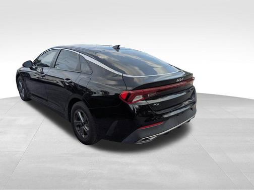 2022 Kia K5 LX