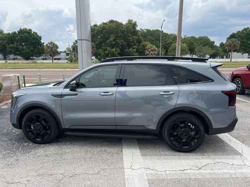 Everlasting Silver 2025 Kia Sorento SX