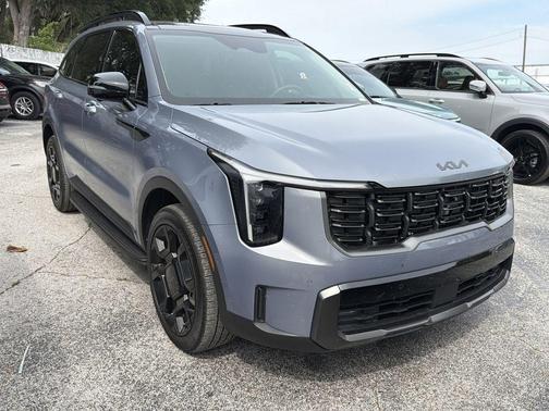 Everlasting Silver 2025 Kia Sorento SX