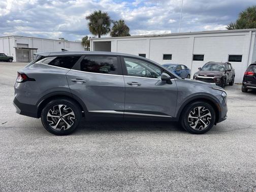 Everlasting Silver 2023 Kia Sportage EX