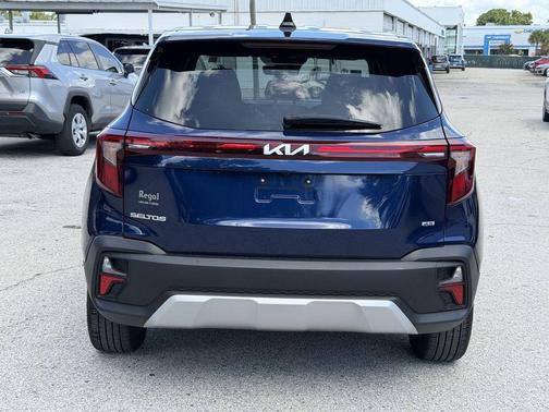 Dark Ocean Blue 2025 Kia Seltos LX