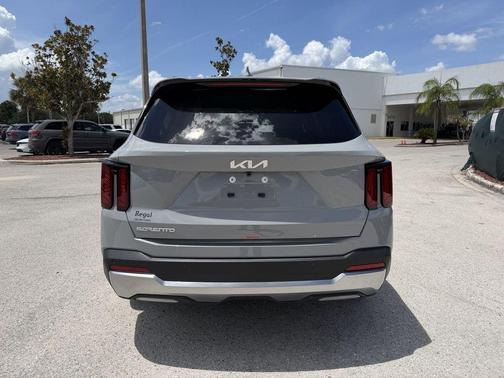 Wolf Gray 2026 Kia Sorento S
