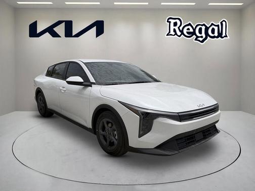 Snow White Pearl 2026 Kia K4 LXS