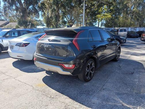 2023 Kia Niro EX Touring