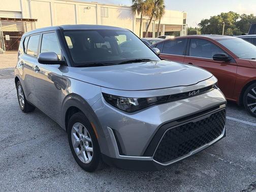 Steel Gray 2024 Kia Soul LX