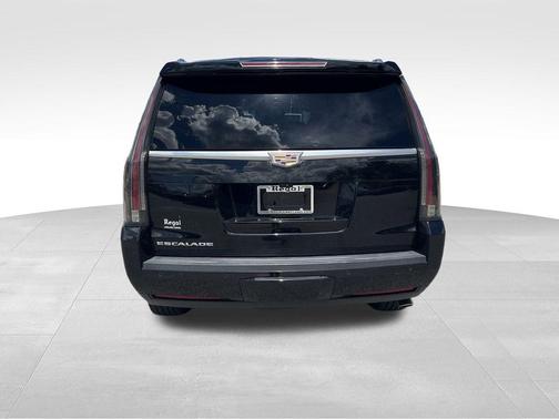 2017 Cadillac Escalade Luxury