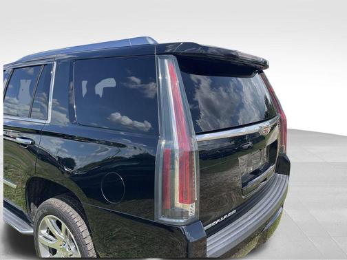 2017 Cadillac Escalade Luxury