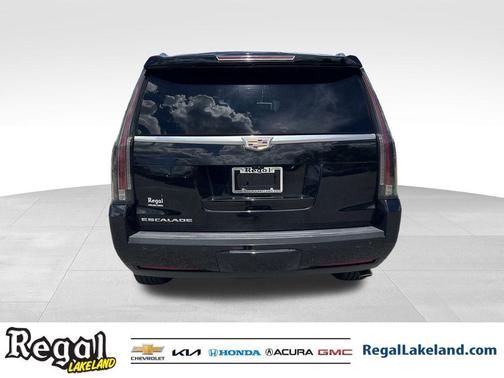 2017 Cadillac Escalade Luxury