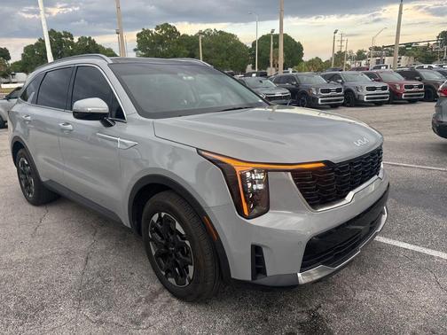 Wolf Gray 2024 Kia Sorento S