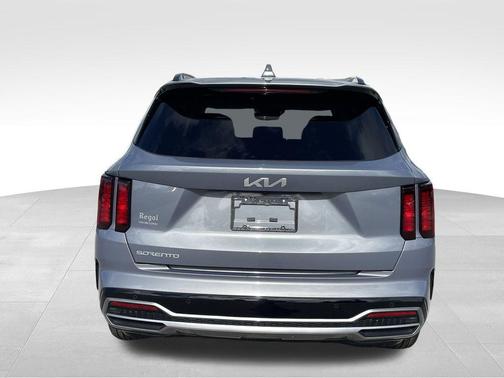 2023 Kia Sorento S