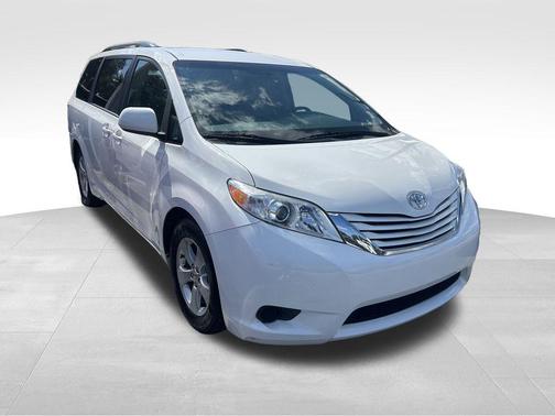 2017 Toyota Sienna L