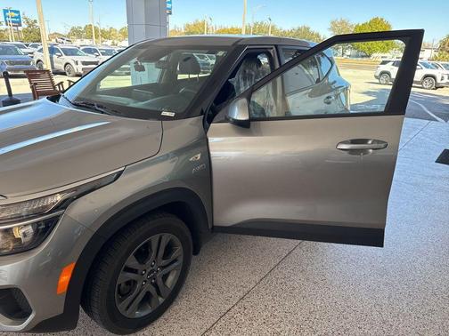 2023 Kia Seltos LX