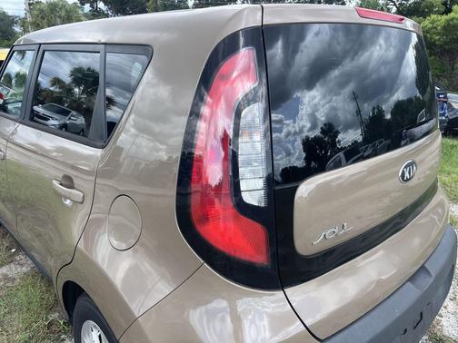 2015 Kia Soul Base