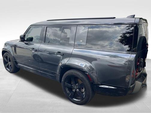2023 Land Rover Defender X-Dynamic SE