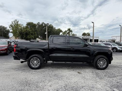 Black 2024 Chevrolet Colorado LT