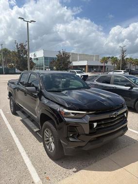 Black 2024 Chevrolet Colorado LT