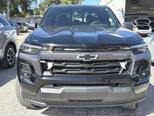 Black 2024 Chevrolet Colorado LT