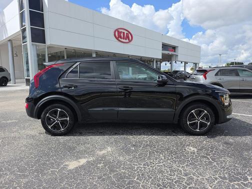 2025 Kia Niro EX