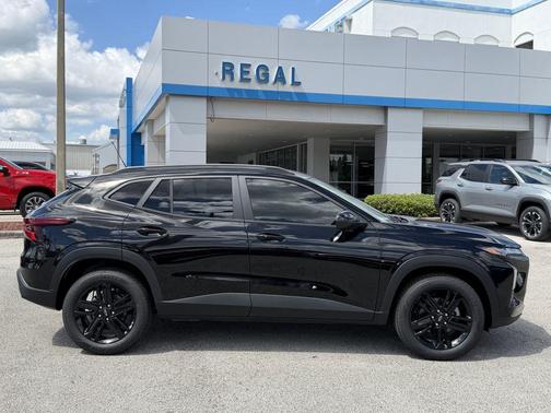 Mosaic Black Metallic 2026 Chevrolet Trax ACTIV